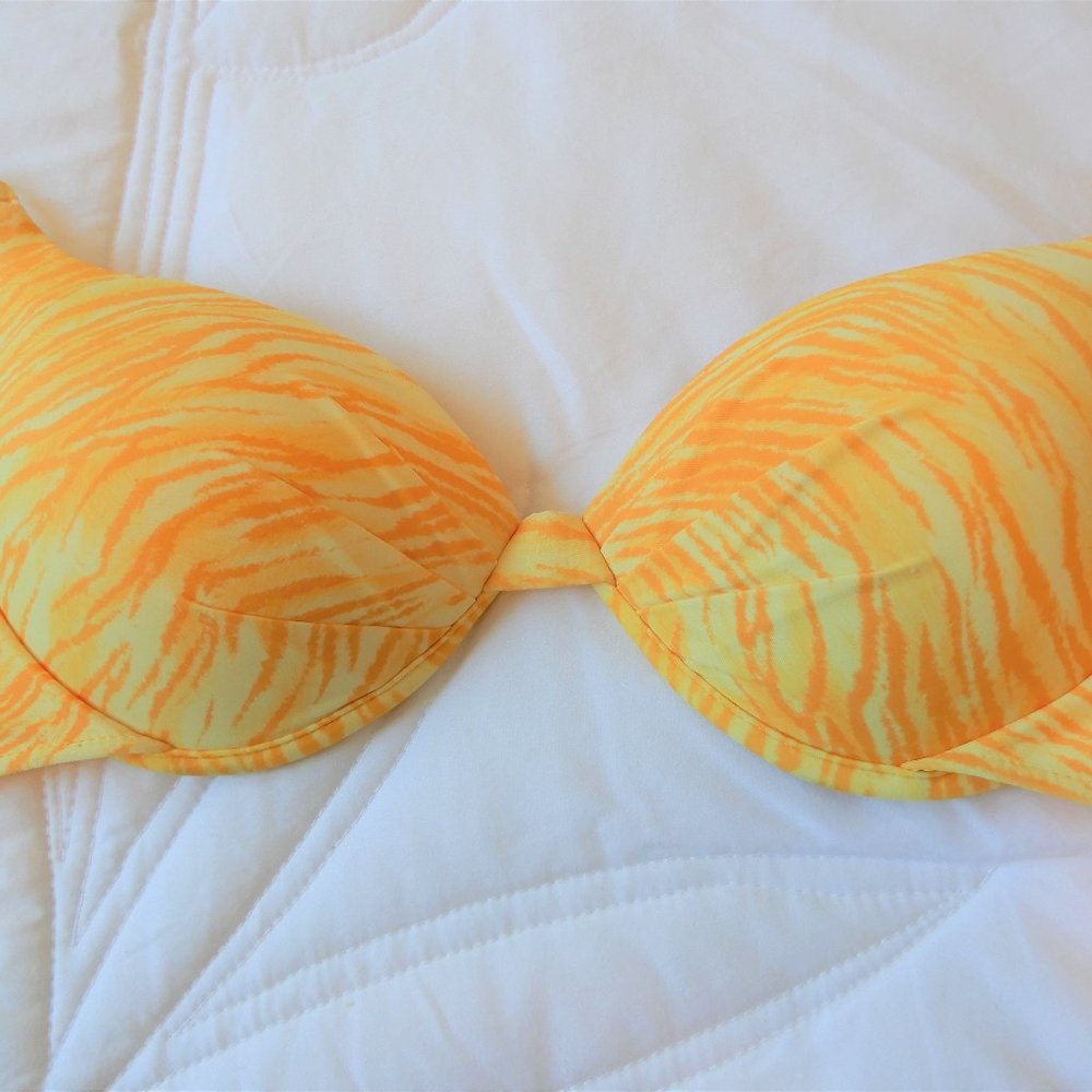NWOT Bikini International Yellow Swimsuit 2 Piece Set in size S - Picture 2 of 11